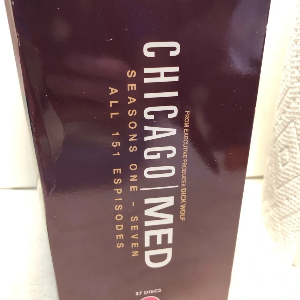 Chicago Med Seasons 1-7 - DVD  Boxset Used Condition - Picture 4 of 13